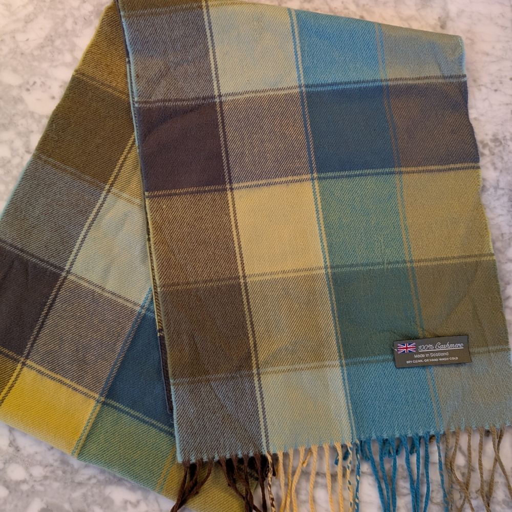 100% Cashmere Scotland Large Scale Plaid Tartan Scarf with Fringe